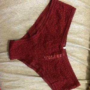 PINK Jaguar Lace Burgundy Cheekster